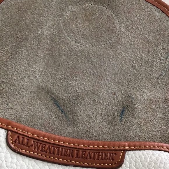 Vintage Dooney & Bourke all weather leather cross body. White leather/ tan trim - Picture 11 of 14